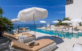 Gallery Luxury Suites & Rooms-Only Adults